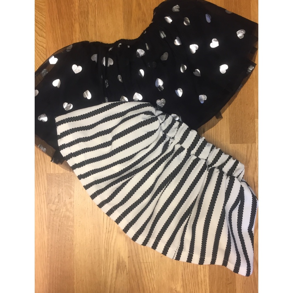 Bundle of two skirts.